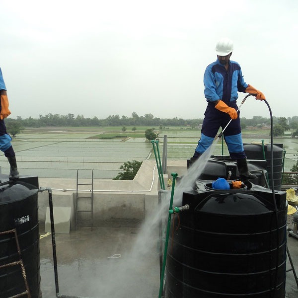 Best-water-tank-cleaning-in-Dubai